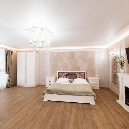 Vip Apartment On Duhnovicha Street .Free Parking. Uzjhorod Eksteriør billede