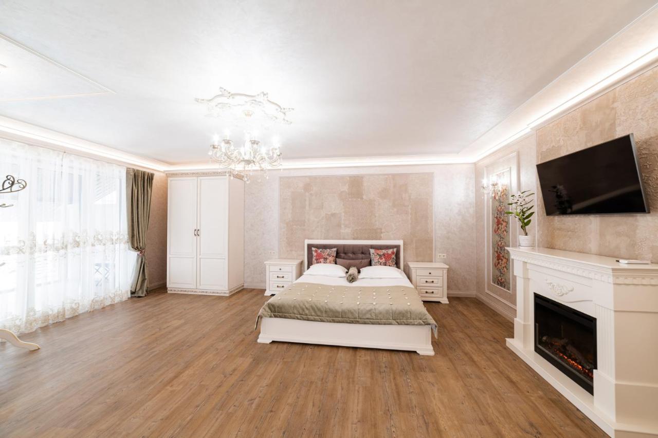 Vip Apartment On Duhnovicha Street .Free Parking. Uzjhorod Eksteriør billede