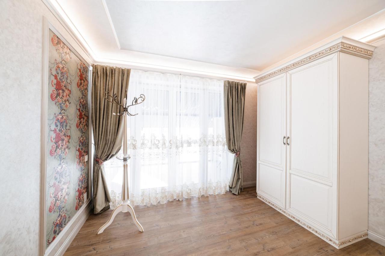 Vip Apartment On Duhnovicha Street .Free Parking. Uzjhorod Eksteriør billede