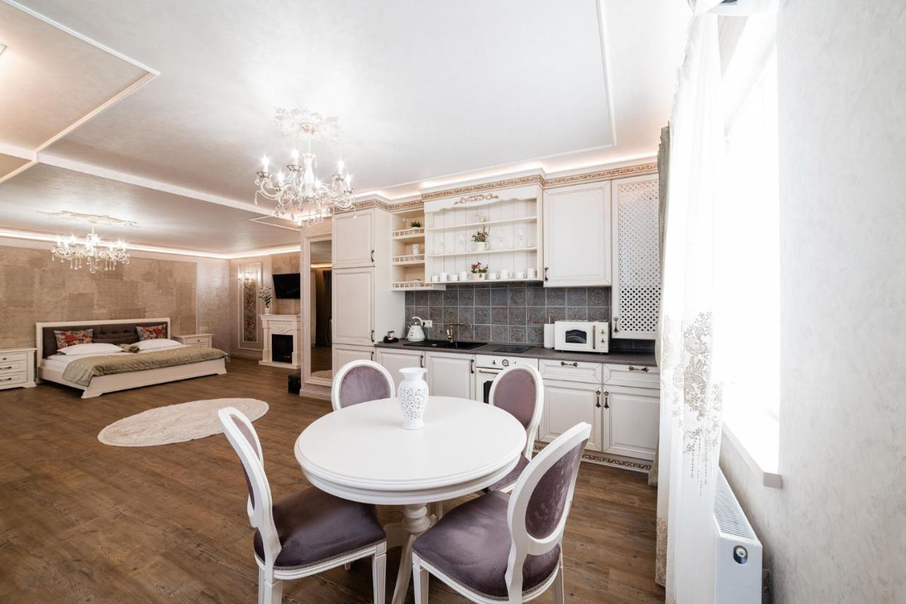 Vip Apartment On Duhnovicha Street .Free Parking. Uzjhorod Eksteriør billede