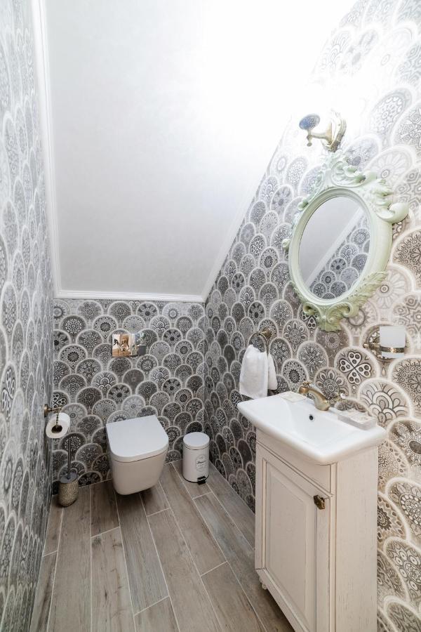 Vip Apartment On Duhnovicha Street .Free Parking. Uzjhorod Eksteriør billede