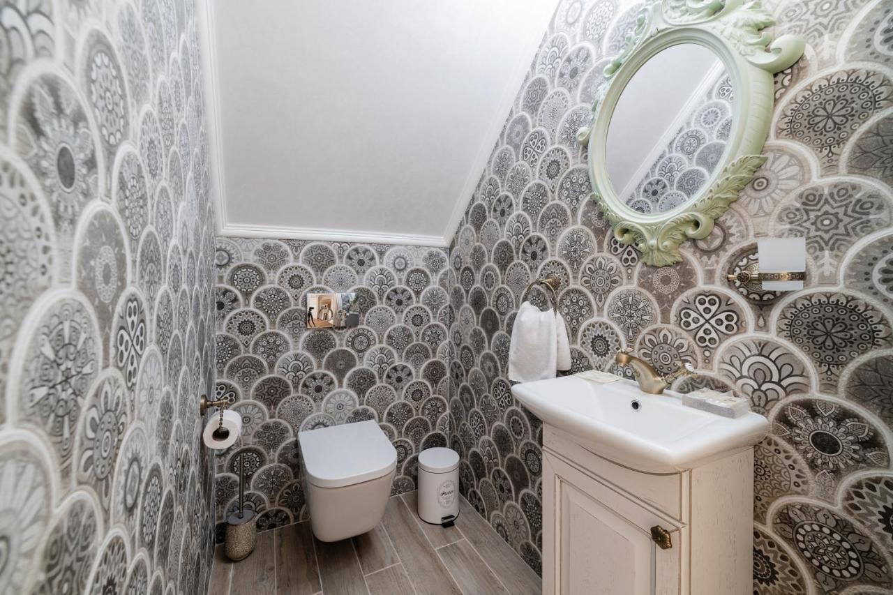 Vip Apartment On Duhnovicha Street .Free Parking. Uzjhorod Eksteriør billede